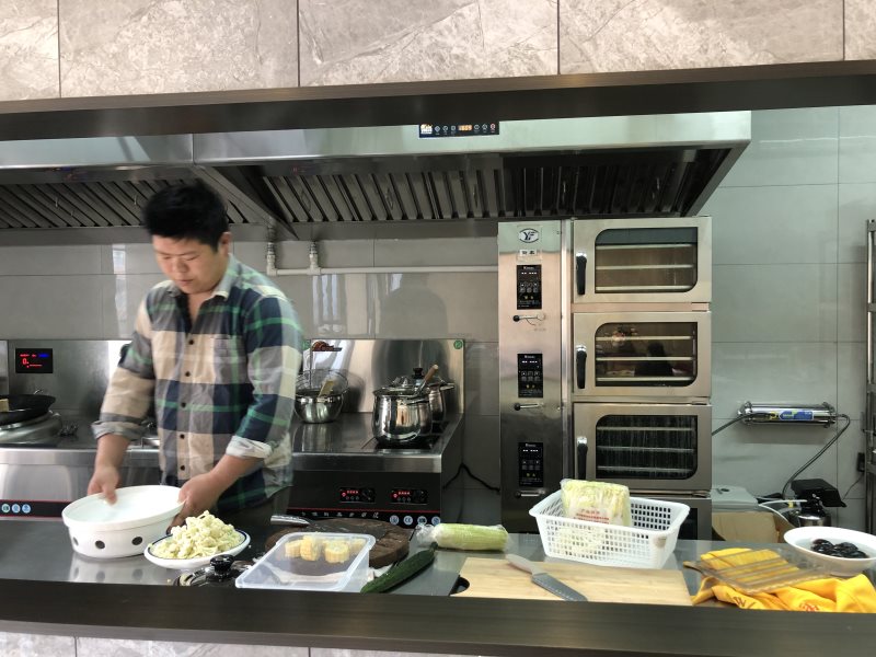 周天名妆职工食堂